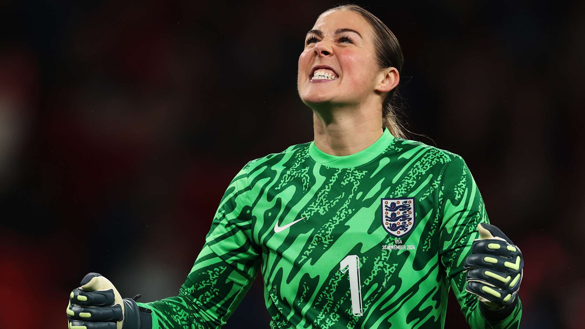 C羅發布會口誤認錯國家！全場問號！.